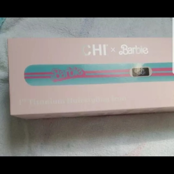🌸- New Flat Iron CHI x Barbie 1" Titanium
90s colors Straighten  SALE !!!! - Picture 2 of 3
